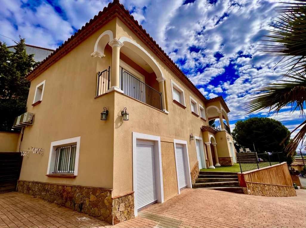 Casa Mas Ambros Con Piscina Desbordante Villa Calonge  Exterior photo
